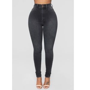 Ray Skinny Jeans in Grey👣